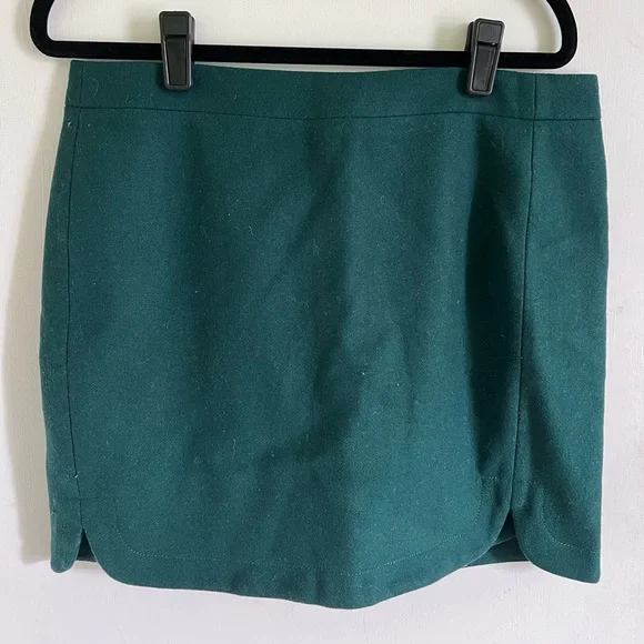 Green wool J crew shirttail mini skirt size 6 - Picture 2 of 3
